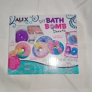 Diy donut bath bomb